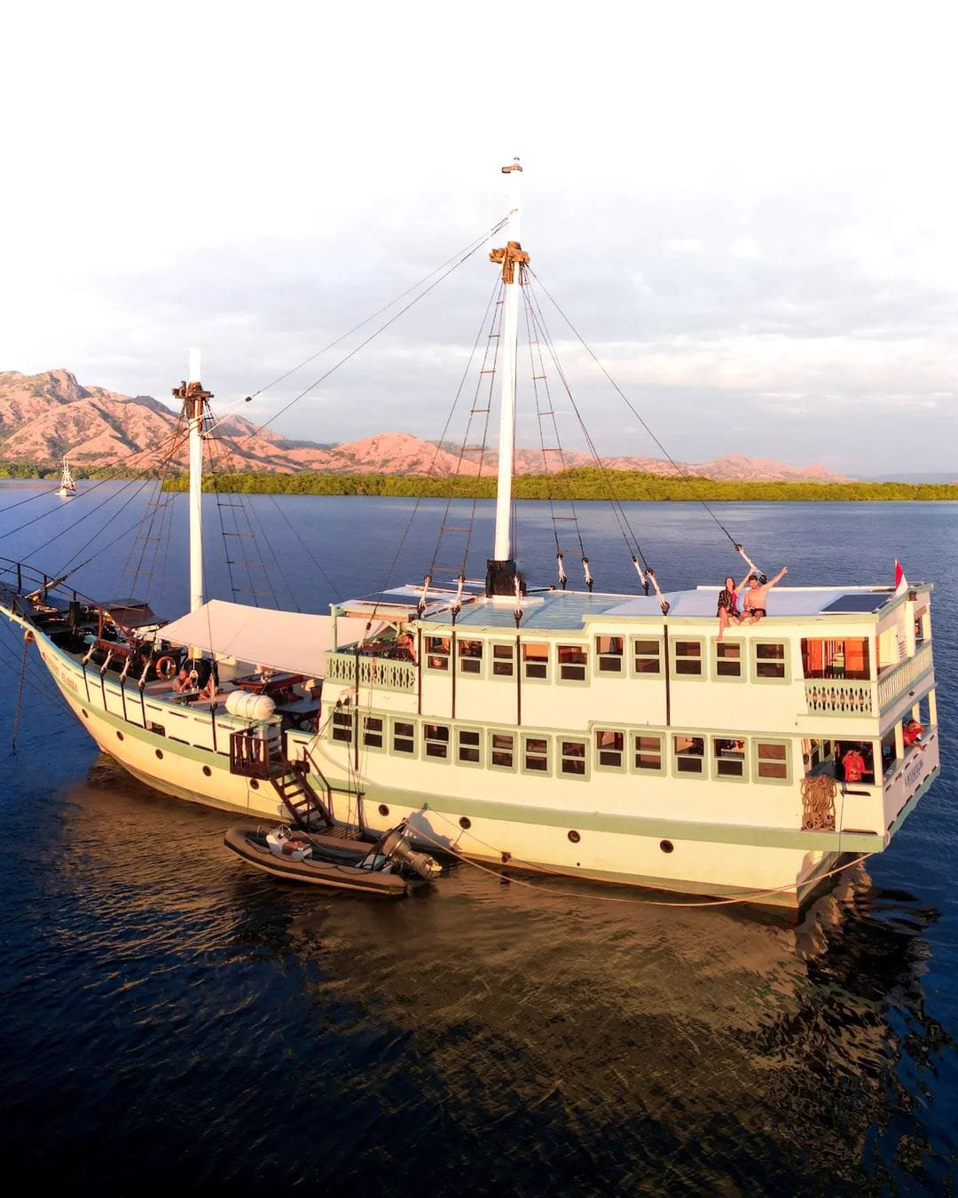 Komodo boat tour from Lombok by Luxury cruises