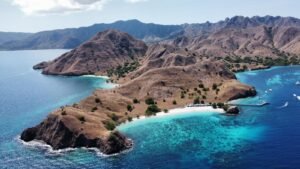 komodo trekking adventure