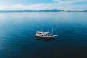 komodo cruise tour cost