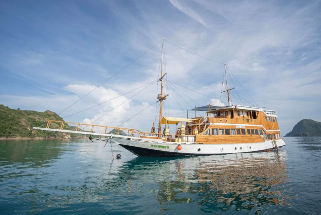 Private Charter Komodo cruise tour