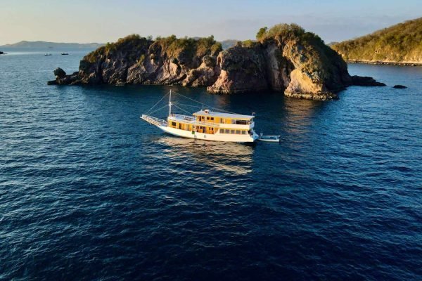 lombok to komodo cruise